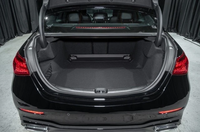 2025 Mercedes-Benz W206 C-Class - Image 10 of 12