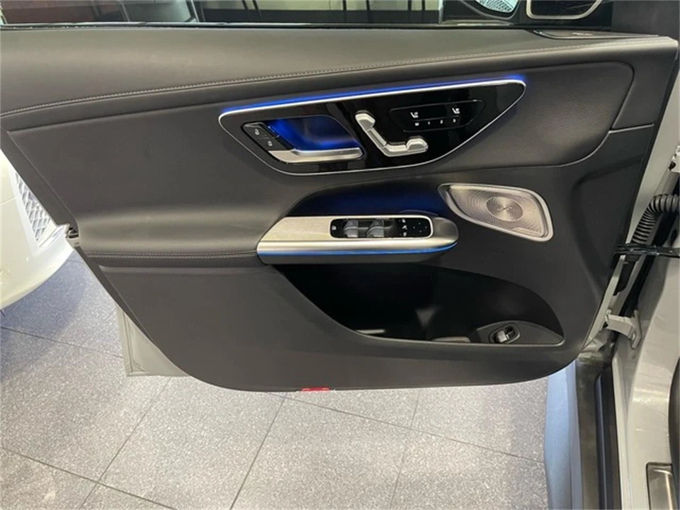2025 Mercedes-Benz W206 C-Class - Image 22 of 31