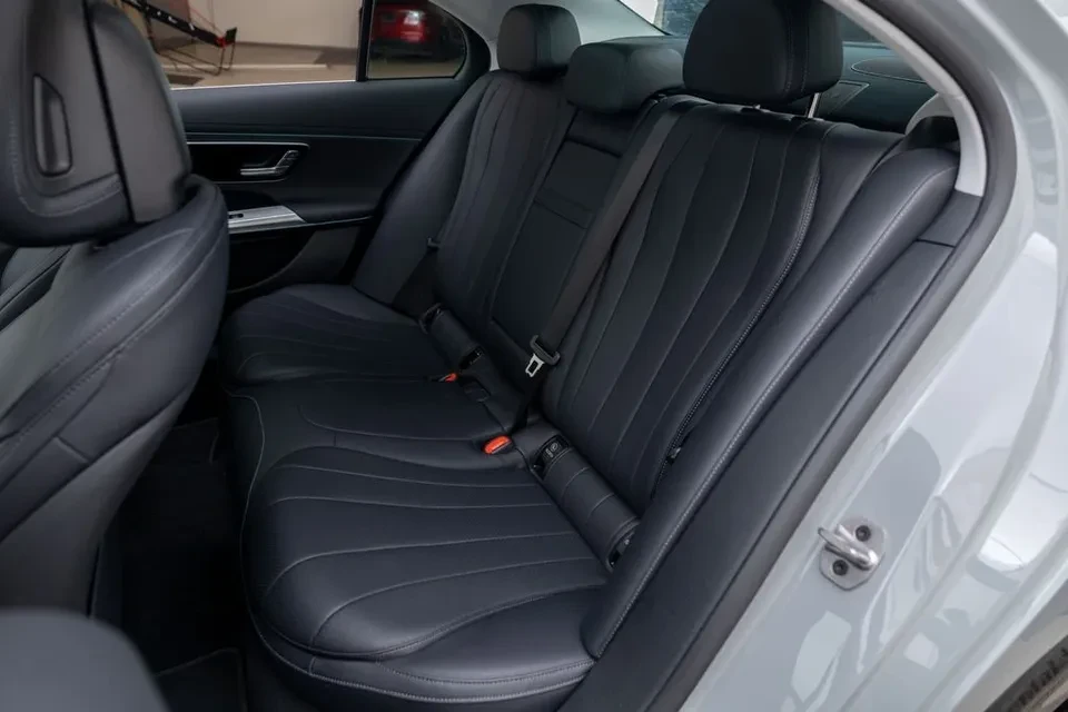 2025 Mercedes-Benz W214 E-Class - Image 17 of 20