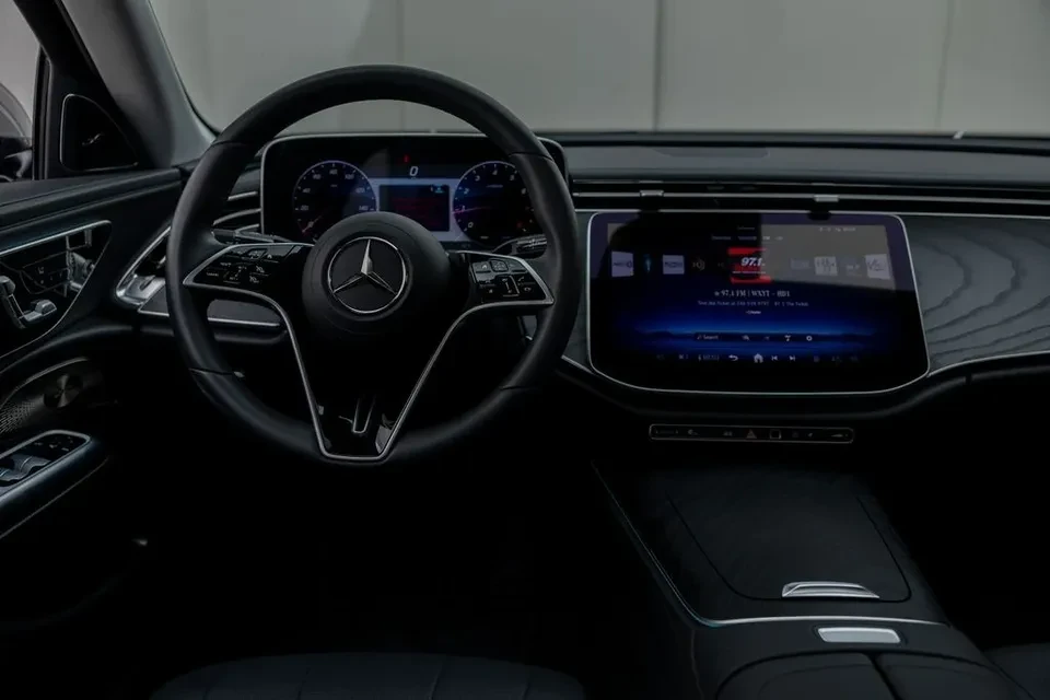 2025 Mercedes-Benz W214 E-Class - Image 11 of 20