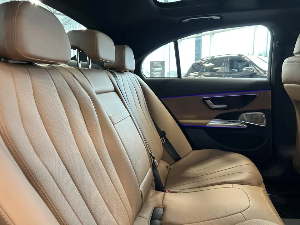 2025 Mercedes-Benz W214 E-Class - Image 4 of 4