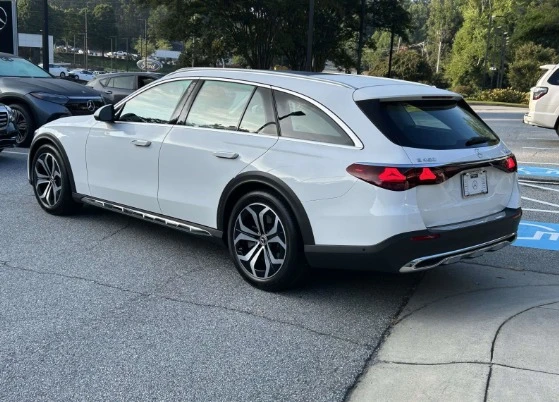 2025 Mercedes-Benz W214 E-Class - Image 3 of 12