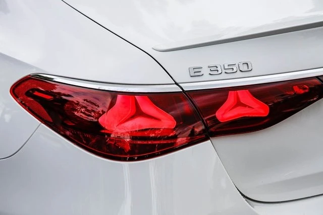 2025 Mercedes-Benz W214 E-Class - Image 8 of 12