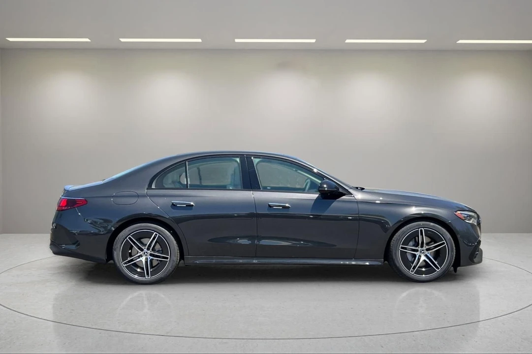 2025 Mercedes-Benz W214 E-Class - Image 3 of 12