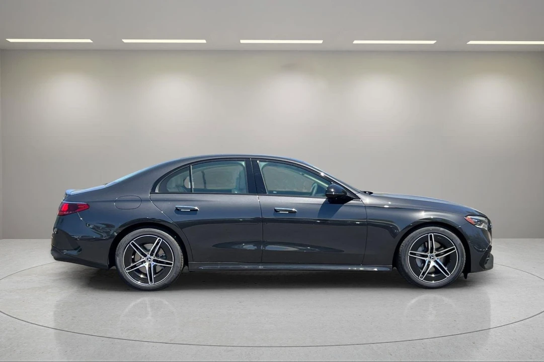 2025 Mercedes-Benz W214 E-Class - Image 3 of 12