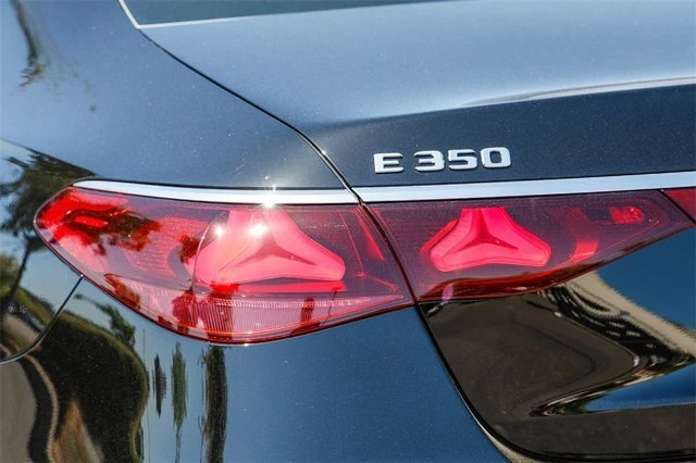 2025 Mercedes-Benz W214 E-Class - Image 8 of 12