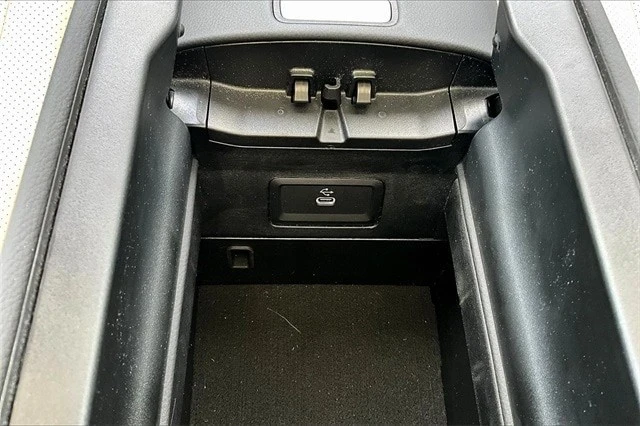 2025 Mercedes-Benz W214 E-Class - Image 19 of 21