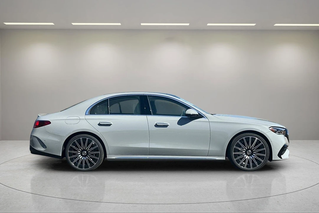 2025 Mercedes-Benz W214 E-Class - Image 3 of 12