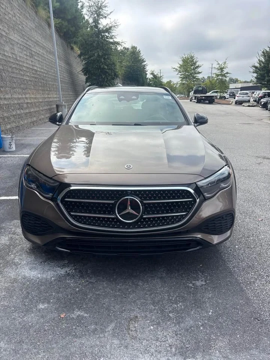 2025 Mercedes-Benz W214 E-Class - Image 4 of 5