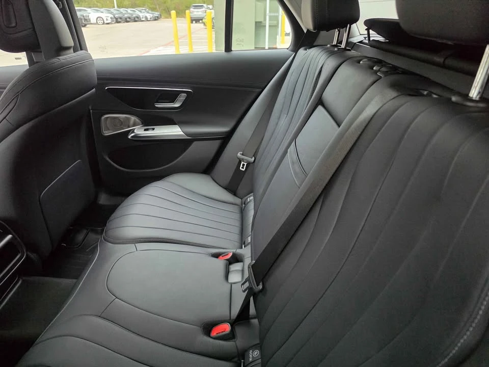 2025 Mercedes-Benz W214 E-Class - Image 5 of 6