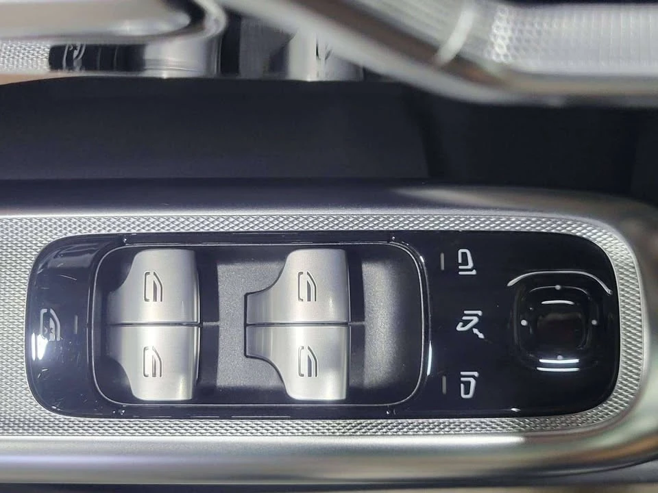 2025 Mercedes-Benz W214 E-Class - Image 18 of 20