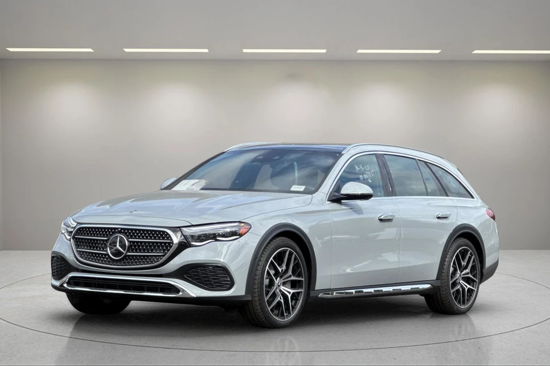 2025 Mercedes-Benz W214 E-Class - Image 8 of 12