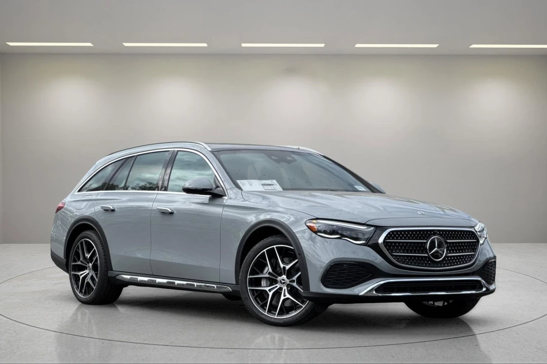 2025 Mercedes-Benz W214 E-Class - Image 2 of 12