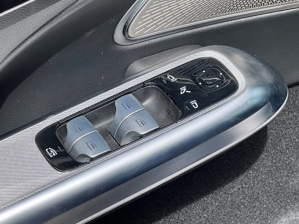2025 Mercedes-Benz W214 E-Class - Image 14 of 20
