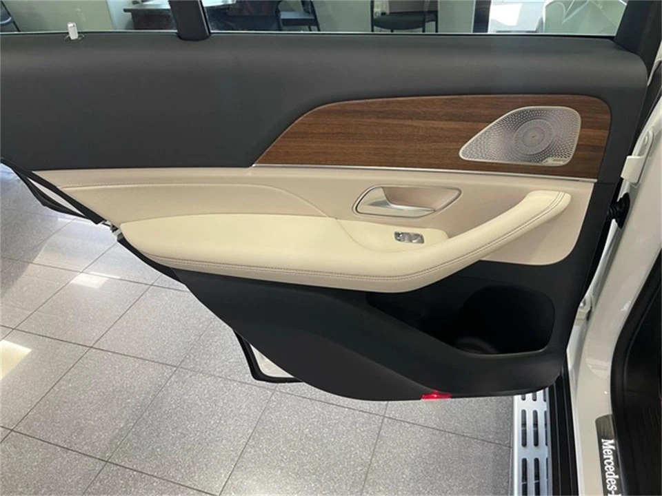 2025 Mercedes-Benz W214 E-Class - Image 30 of 31
