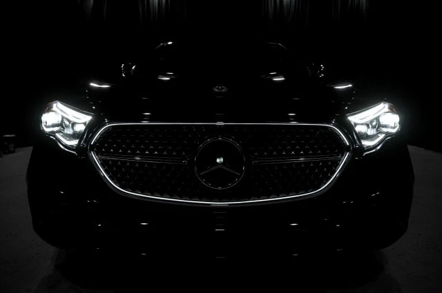 2025 Mercedes-Benz W214 E-Class - Image 8 of 12