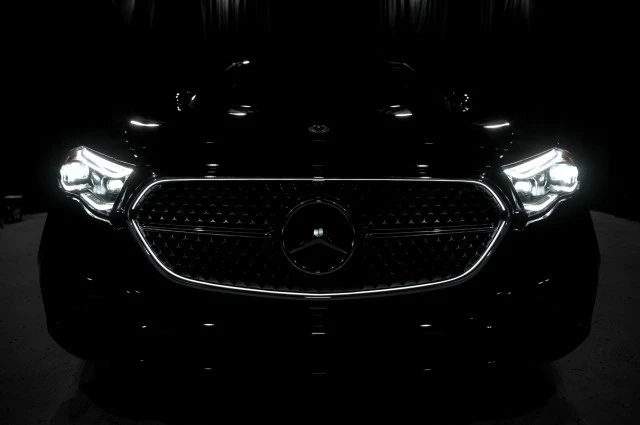 2025 Mercedes-Benz W214 E-Class - Image 8 of 12