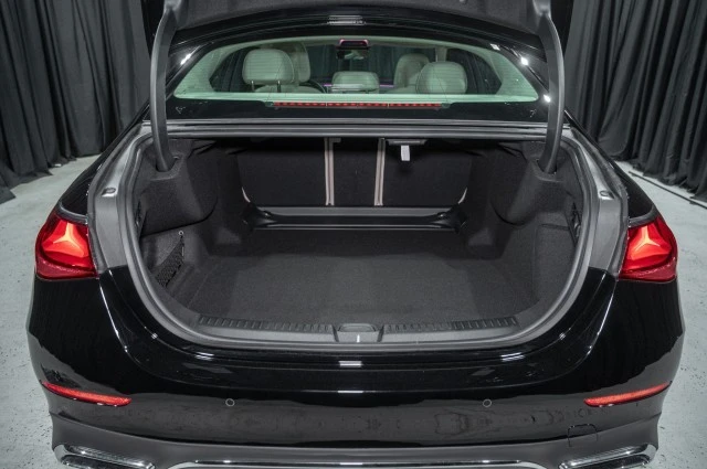 2025 Mercedes-Benz W214 E-Class - Image 10 of 12