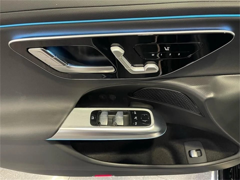 2025 Mercedes-Benz W214 E-Class - Image 24 of 31