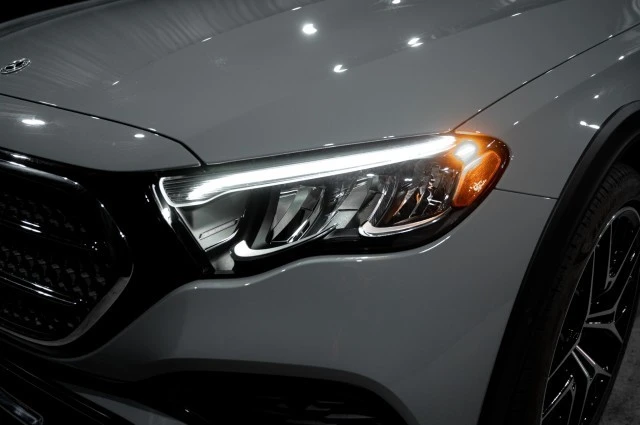 2025 Mercedes-Benz W214 E-Class - Image 8 of 21