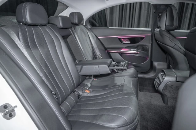 2025 Mercedes-Benz W214 E-Class - Image 12 of 12
