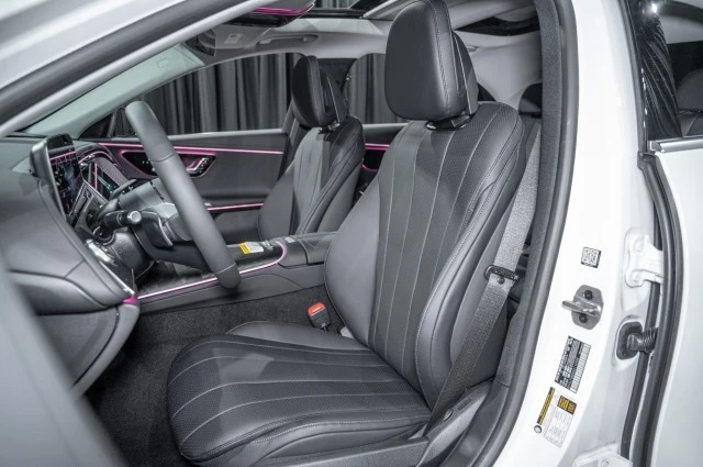 2025 Mercedes-Benz W214 E-Class - Image 11 of 12