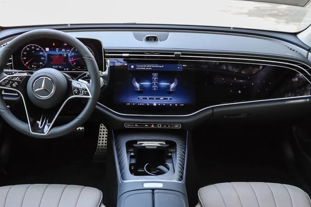 2025 Mercedes-Benz W214 E-Class - Image 11 of 12