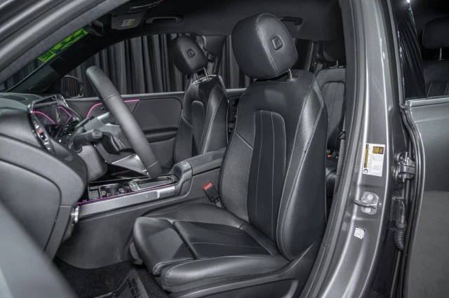 2025 Mercedes-Benz EQB - Image 10 of 12