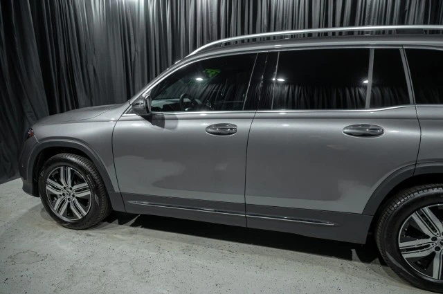 2025 Mercedes-Benz EQB - Image 5 of 12