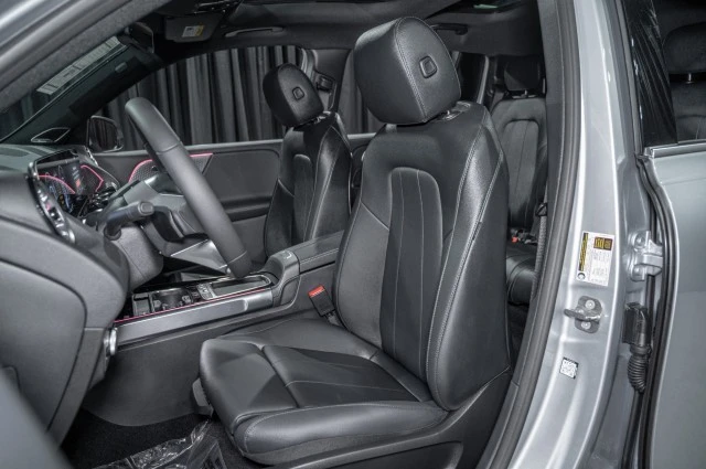 2025 Mercedes-Benz EQB - Image 11 of 12