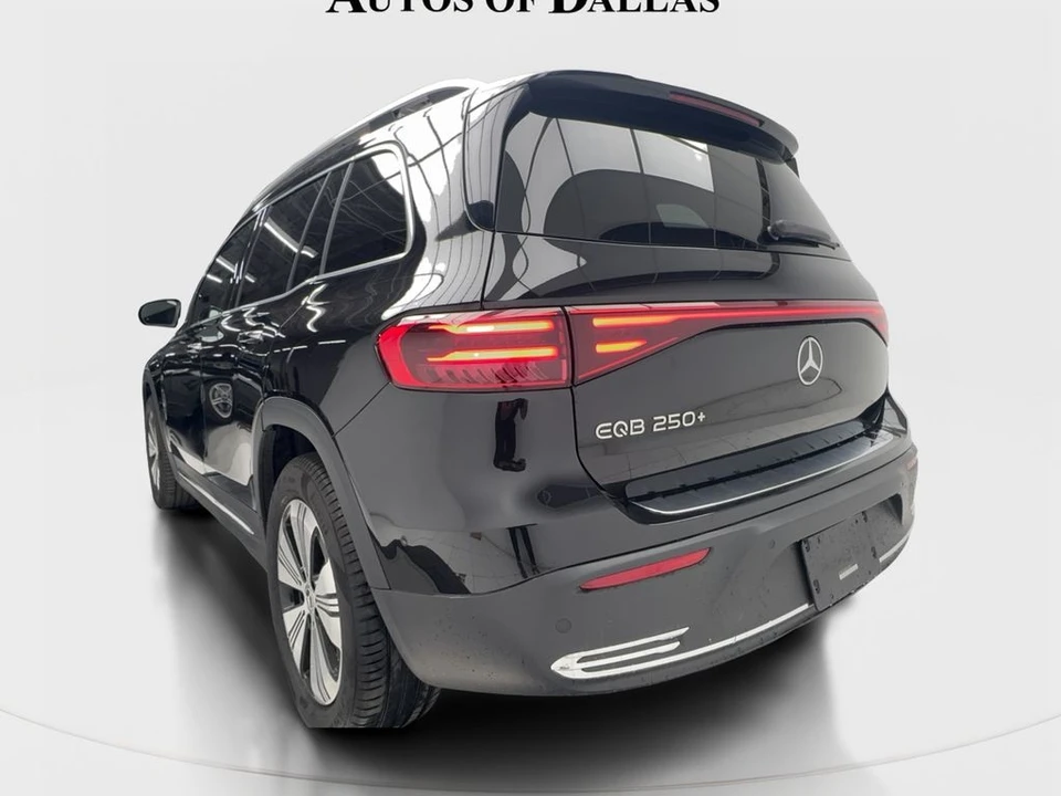 2025 Mercedes-Benz EQB - Image 11 of 21
