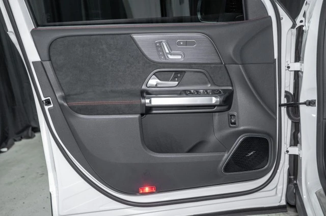 2025 Mercedes-Benz EQB - Image 11 of 12