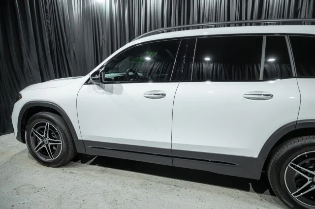 2025 Mercedes-Benz EQB - Image 5 of 12