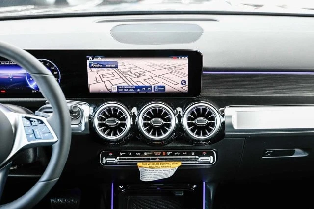 2025 Mercedes-Benz EQB - Image 11 of 12