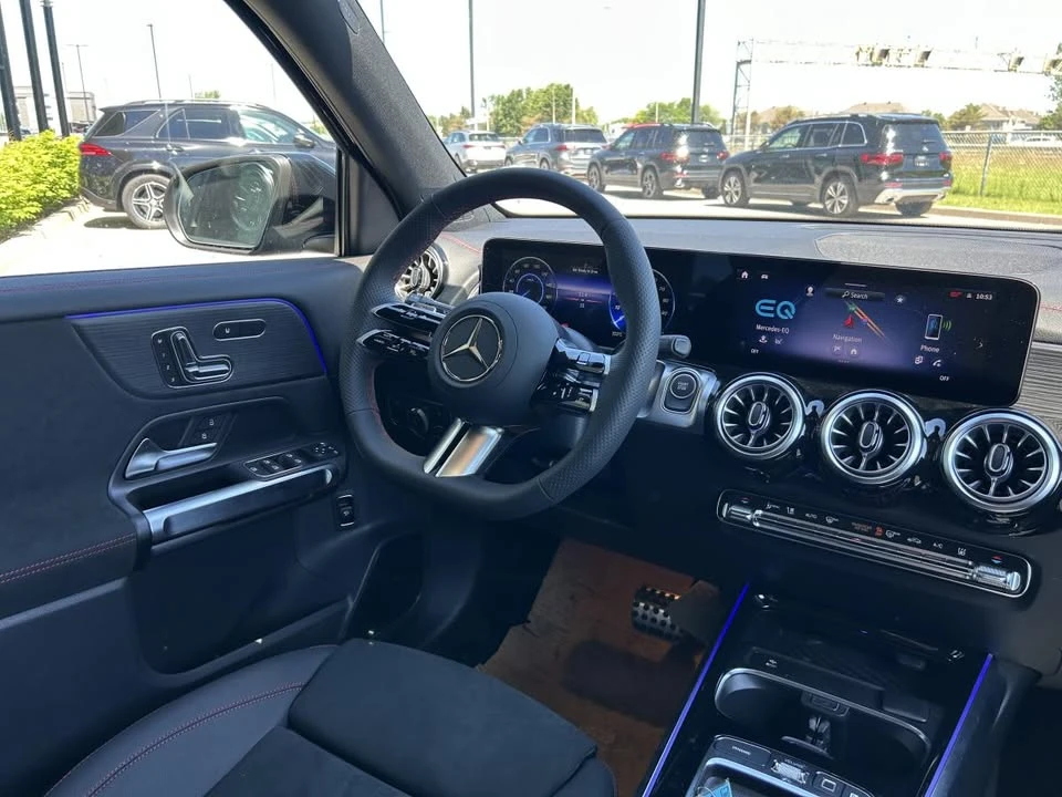 2025 Mercedes-Benz EQB - Image 13 of 18