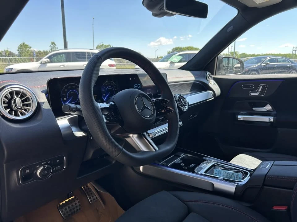 2025 Mercedes-Benz EQB - Image 10 of 18