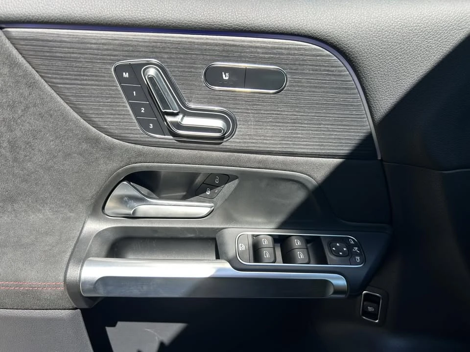 2025 Mercedes-Benz EQB - Image 18 of 18