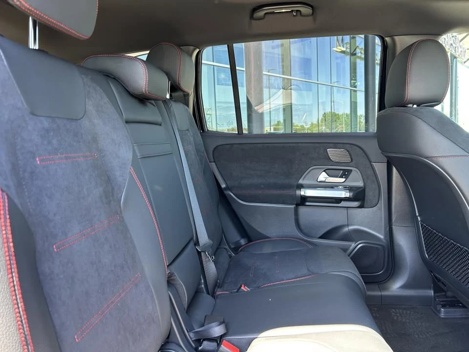 2025 Mercedes-Benz EQB - Image 17 of 18