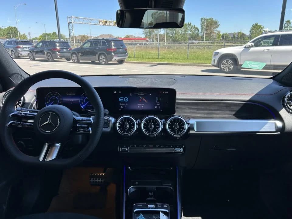 2025 Mercedes-Benz EQB - Image 12 of 18