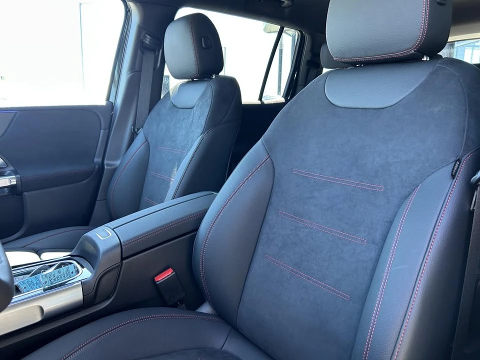 2025 Mercedes-Benz EQB - Image 11 of 18