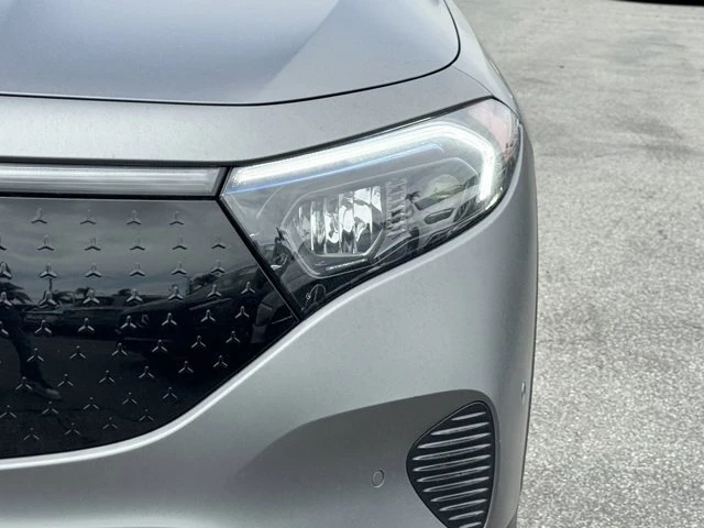 2025 Mercedes-Benz EQB - Image 8 of 12