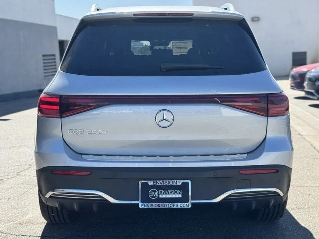 2025 Mercedes-Benz EQB - Image 11 of 12