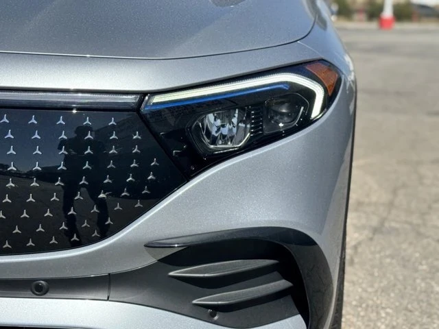2025 Mercedes-Benz EQB - Image 8 of 12