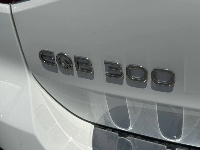 2025 Mercedes-Benz EQB - Image 11 of 12
