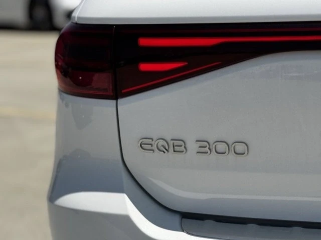 2025 Mercedes-Benz EQB - Image 12 of 12