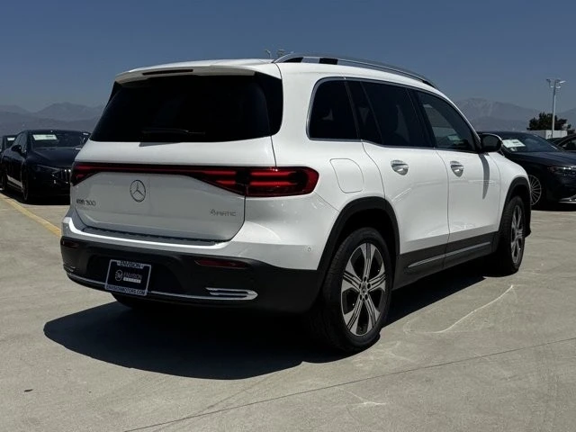 2025 Mercedes-Benz EQB - Image 10 of 12