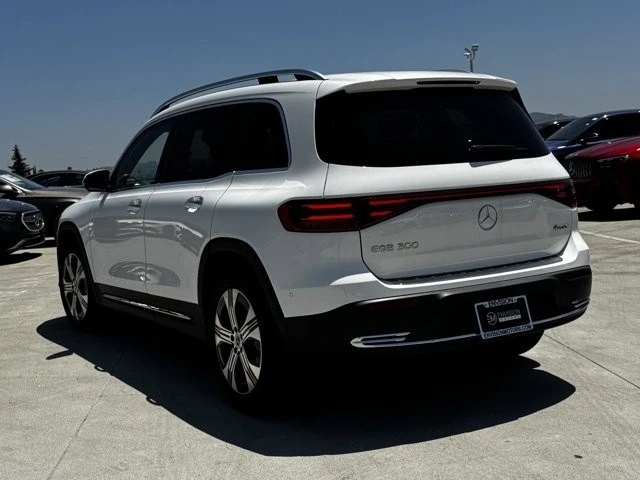2025 Mercedes-Benz EQB - Image 8 of 12