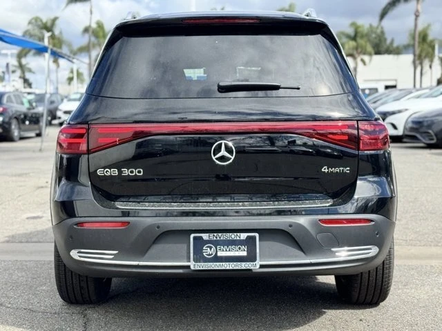 2025 Mercedes-Benz EQB - Image 10 of 12