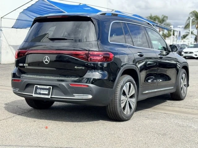 2025 Mercedes-Benz EQB - Image 11 of 12