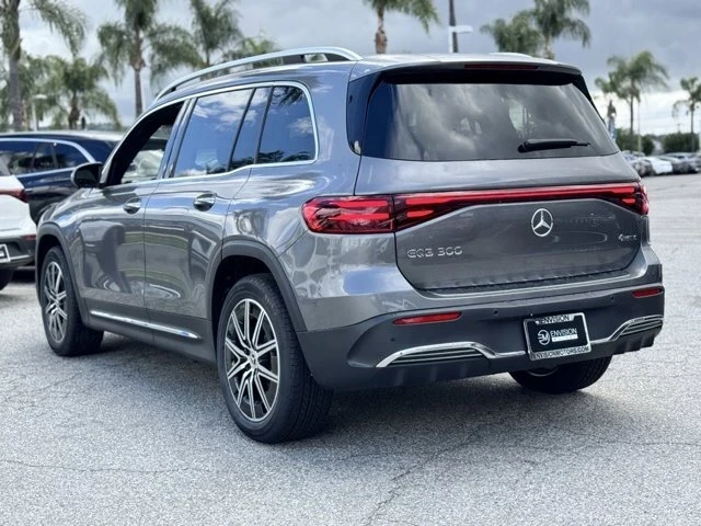 2025 Mercedes-Benz EQB - Image 10 of 12